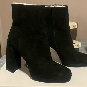 XOXO Booties platform